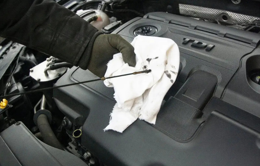 Jak dbać o silnik samochodu i olej, aby uniknąć kosztownych napraw