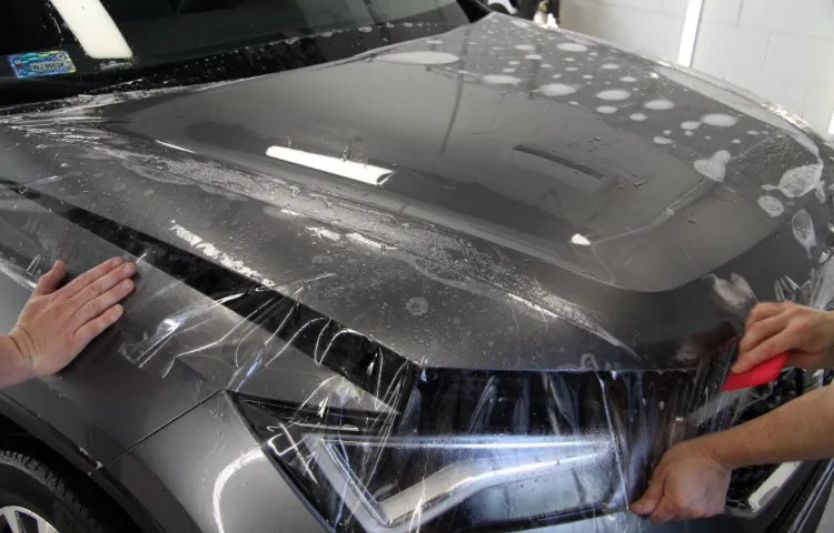 Jak zabezpieczyć lakier samochodu — woskowanie, powłoki i ochrona przed zarysowaniami