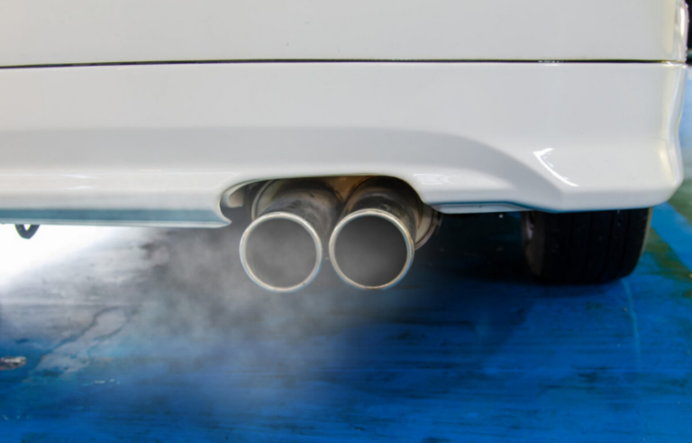 Silnik strzela w wydech — przyczyny, objawy i możliwe naprawy